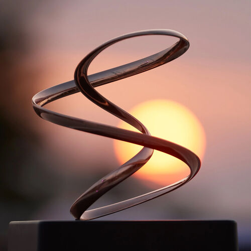 آخرین وبلاگ های شرکت در مورد Kinetic Art for Every Space: Introducing Our Collection from Desktop to Monumental