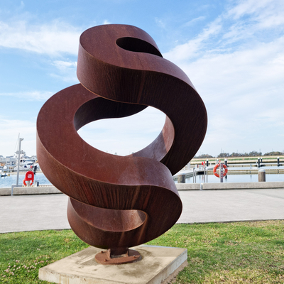 قیمت خوب مجسمه فولادی هوازده کارخانه چشم انداز فلزی انتزاعی مجسمه فولادی کورتن برای تزئین باغ آنلاین