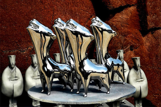 قیمت خوب دکور خانه مدرن مجسمه حیوانی استیل ضد زنگ آینه سگ خندان آنلاین