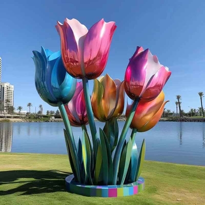 مجسمه ی گل های بیرونی غول پیکر