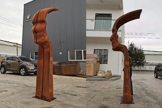 مجسمه سازی صورت فلزی Corten Steel ارتفاع 3 متر برای باغ